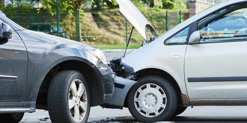 When to Hire a Personal Injury Lawyer After a Car Accident