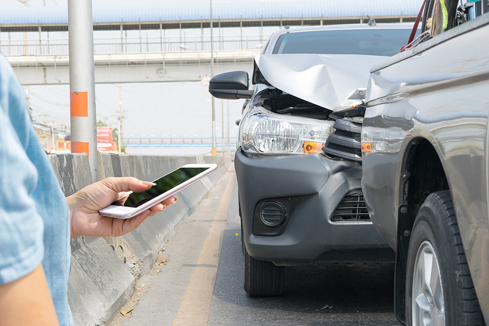 Why You Should Call a Car Accident Lawyer Before the Insurance Company